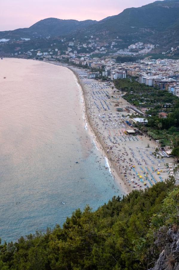 Otel Riviera & 4*