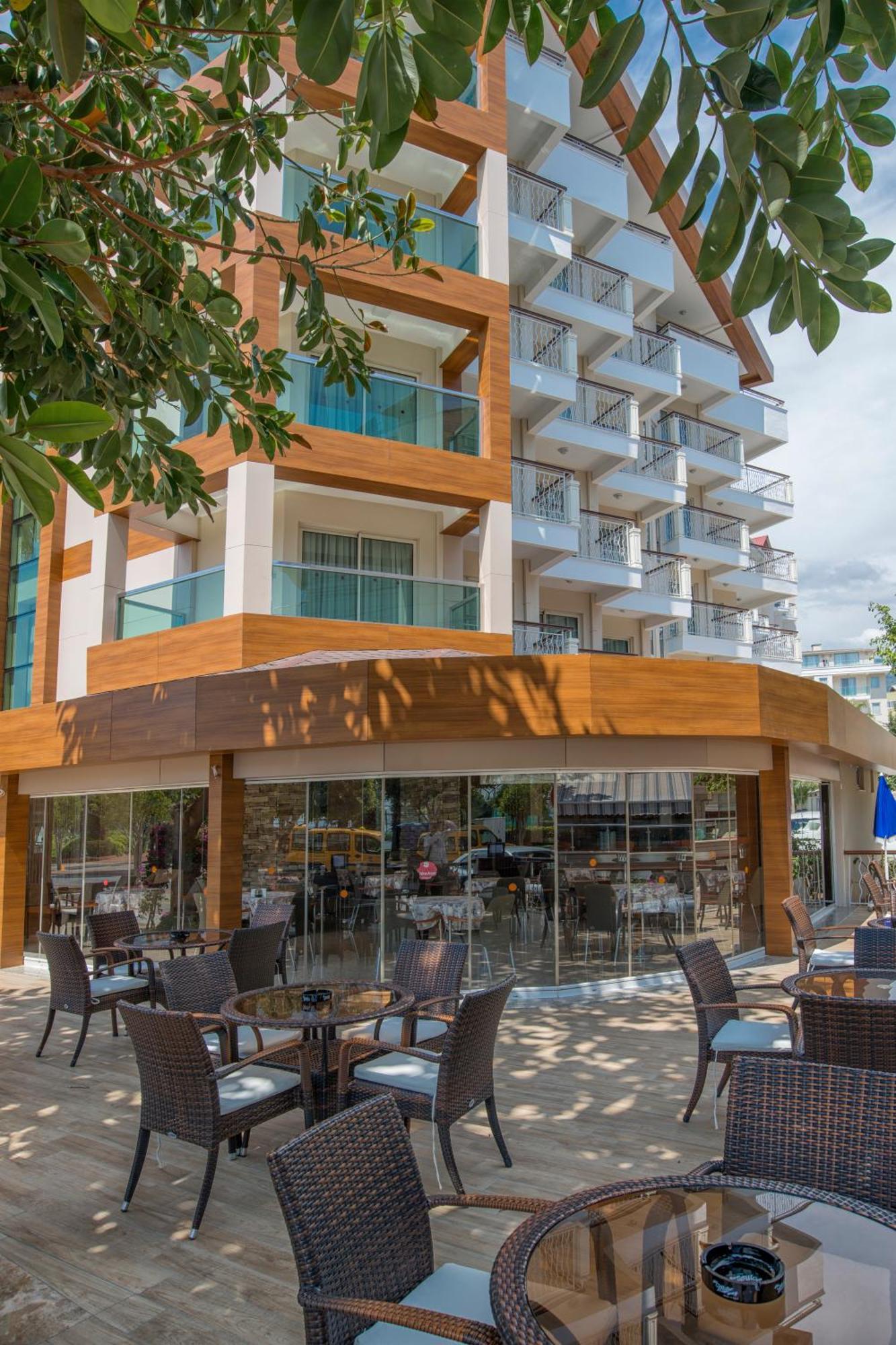 Riviera & Otel