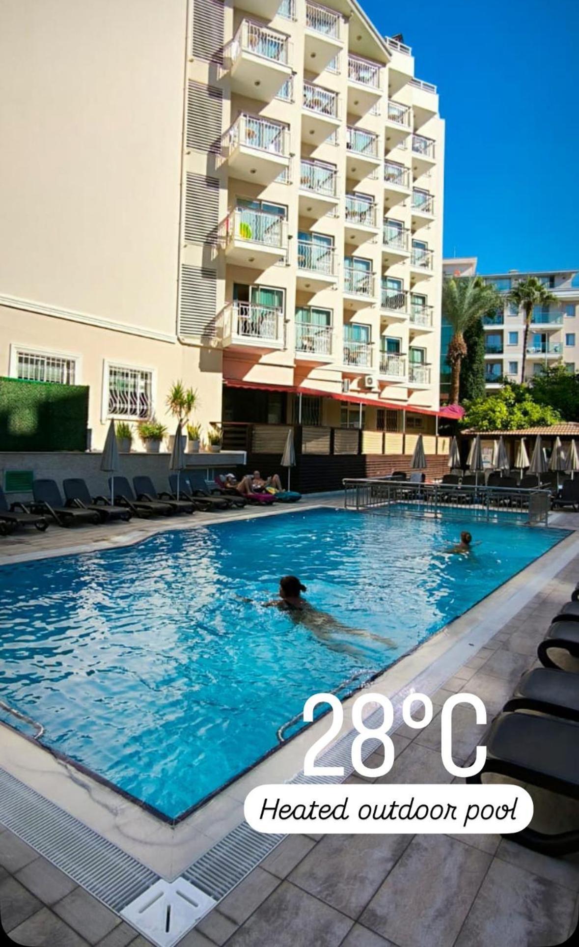 Otel Riviera & 4*
