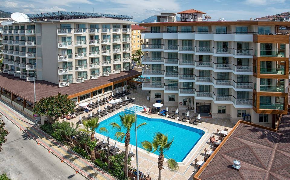 Riviera & Otel 4*