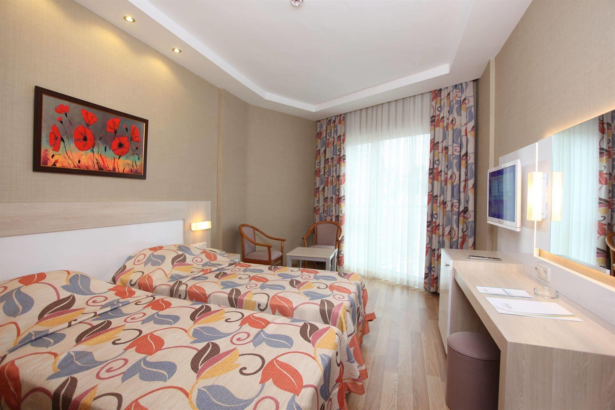 Riviera & Otel