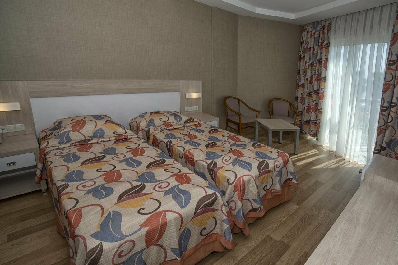 Riviera & Otel 4*